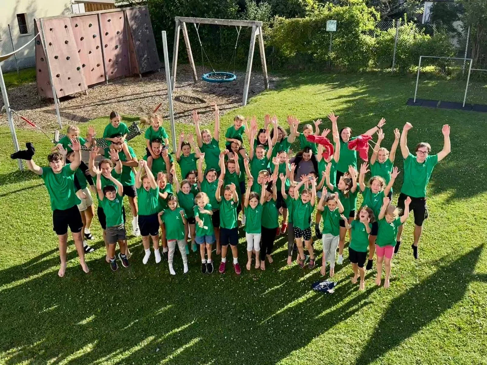 Kinder und Jugendliche der TS Kennelbach beim Sommertrainingslager